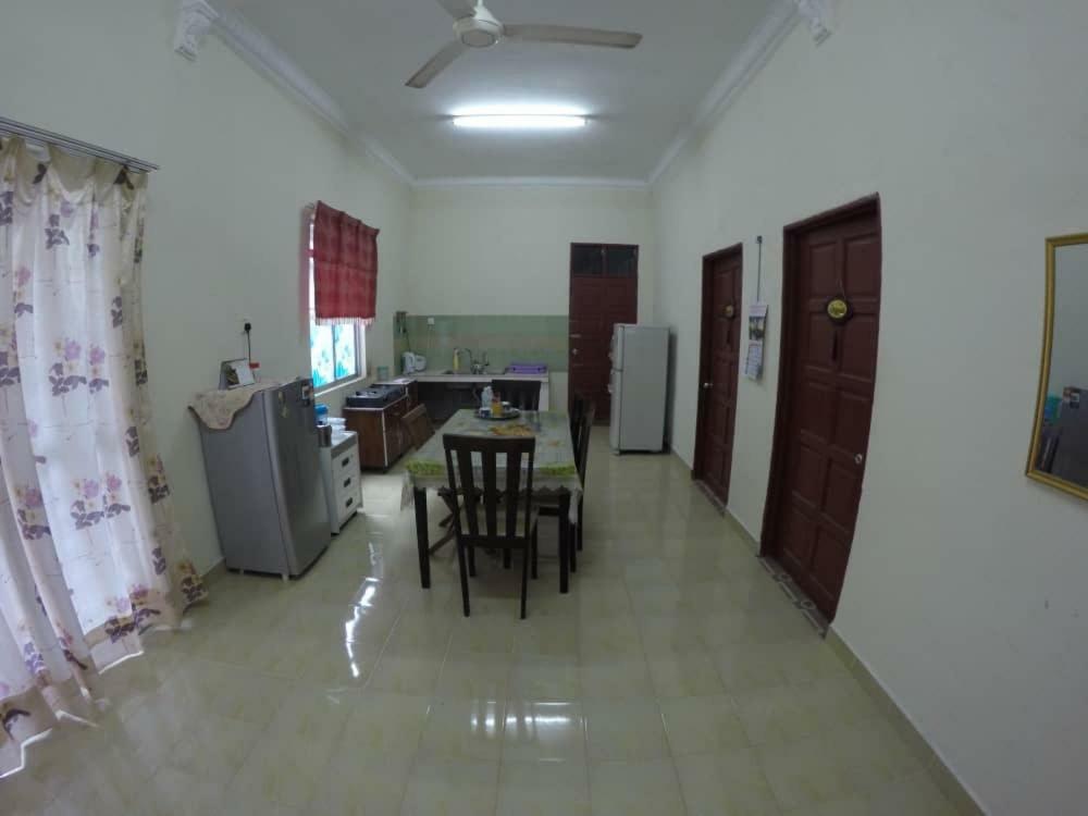 Homestay Tok Abah Kuala Besut Екстер'єр фото