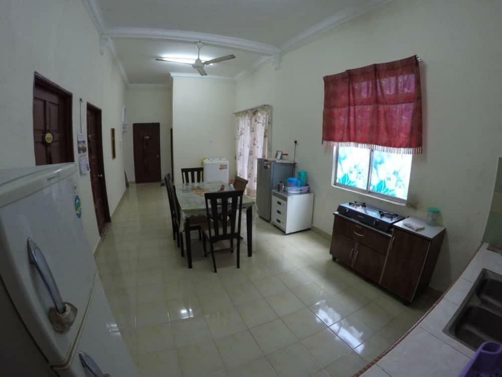 Homestay Tok Abah Kuala Besut Екстер'єр фото