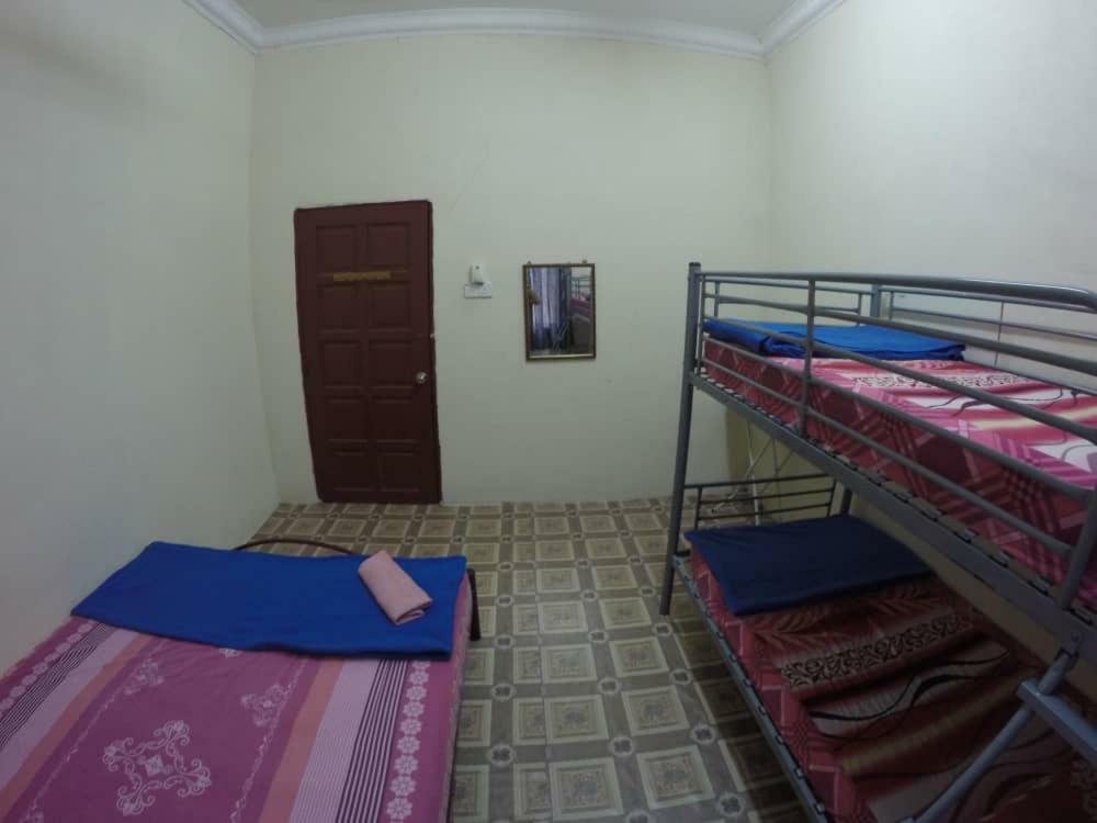 Homestay Tok Abah Kuala Besut Екстер'єр фото